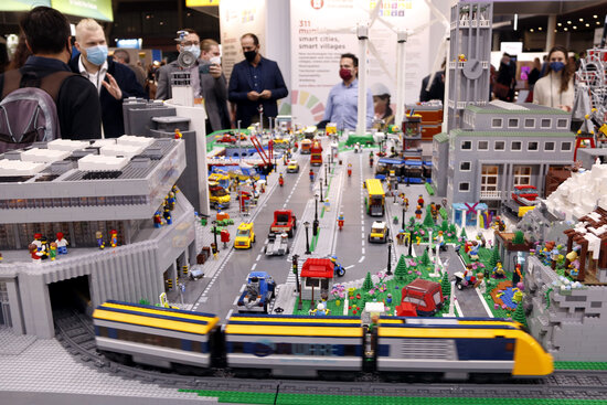 A model of a city showing the mobility of the future at the Smart City Expo World Congress 2021, at Fira Gran Via, November 16, 2021 (by Jordi Bataller) 