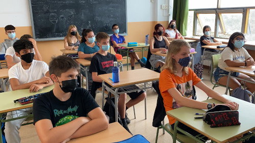 A class of schoolchildren in Catalonia (by Albert Lijarcio)