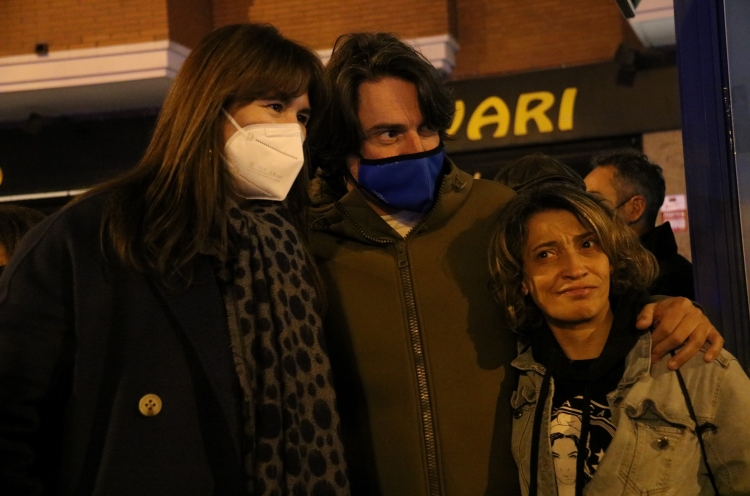 Parliament speaker Laura Borràs at the Meridiana Resisteix protest (by Eli Don)