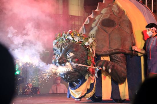 One of the fire beasts at the 2021 La Mercè Festival on September 23 (by Imanol Olite)