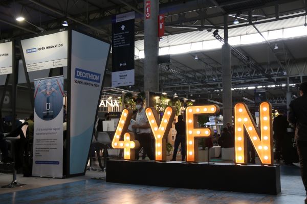 4YFN sign at the entrance to Hall 6, where the start-up event was located (by Albert Cadanet)