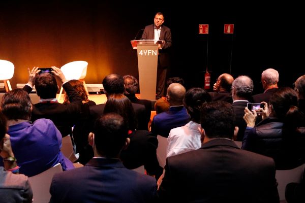 Director of Northeastern University's Silicon Valley Data Science department, Ricardo Baeza-Yates, delivers a conference at the 2022 Mobile World Congress (by Jordi Bataller)