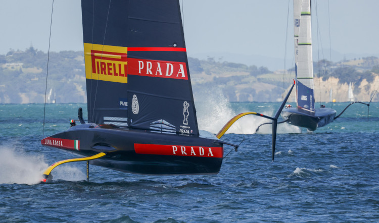 Racing For The America's Cup, America's Cup Race Area, Boat