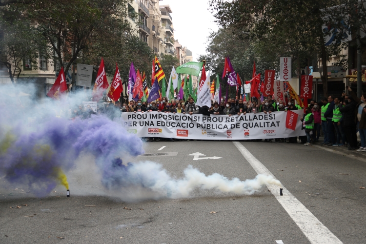 Teachers protesting in Barcelona on March 15, 2022 (by María Belmez)
