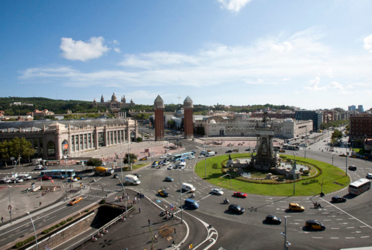 Image of Barcelona's Plaça Espanya square and the Fira Barcelona exhibition hall (by Fira Barcelona)