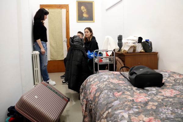 Some Ukrainian refugees in their rooms in Manresa (by Nia Escolà)
