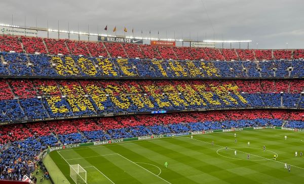 Fans at the world-record breaking attendance between FC Barcelona and Real Madrid at the Camp Nou (by Cillian Shields)