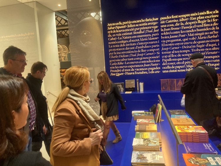 International journalists visiting Ona bookstore in Barcelona on April 22, 2022 (by Angus Clelland) 