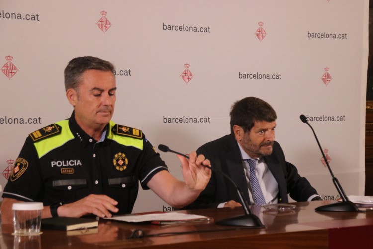 Barcelona Guàrdia Urbana head Pedro Velázquez and security councilor Albert Batlle, May 30, 2022 (ACN)  