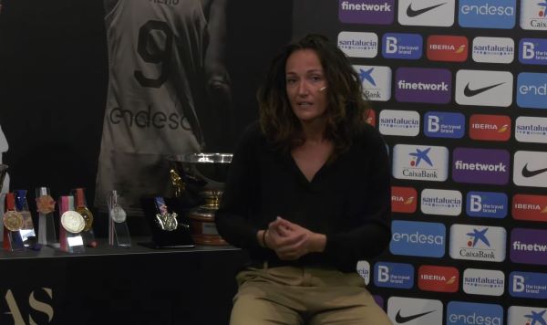 Legendary basketball star Laia Palau during her press conference to announce her retirement from playing (image from press conference feed)