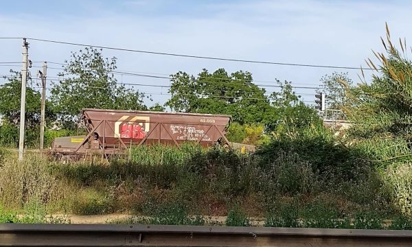 A goods-carrying train off the rails outside the Sant Boi train station, just outside Barcelona (by Marta Aguilera)