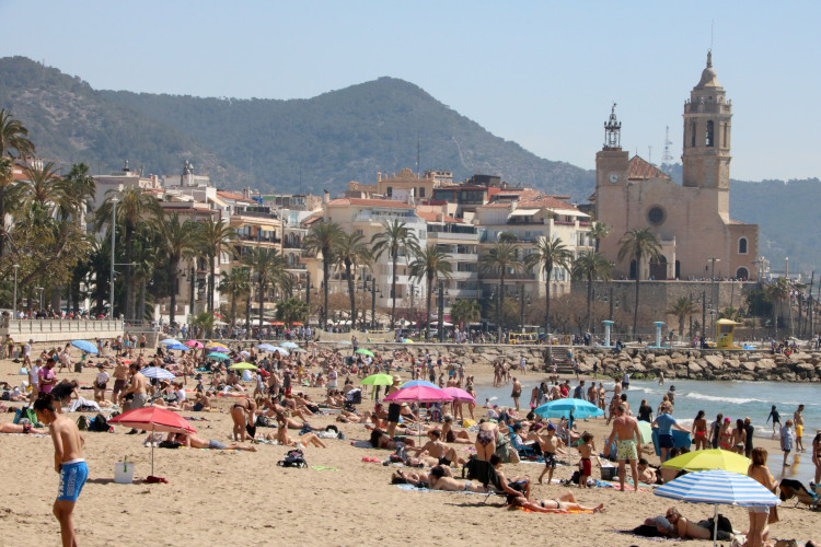 Sitges' seafront on April 17, 2022