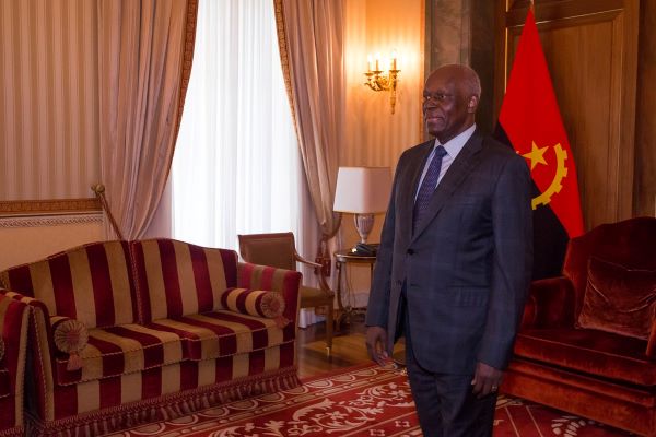 Former president of Angola, José Eduardo dos Santos (by Romério Cunha / creative commos)