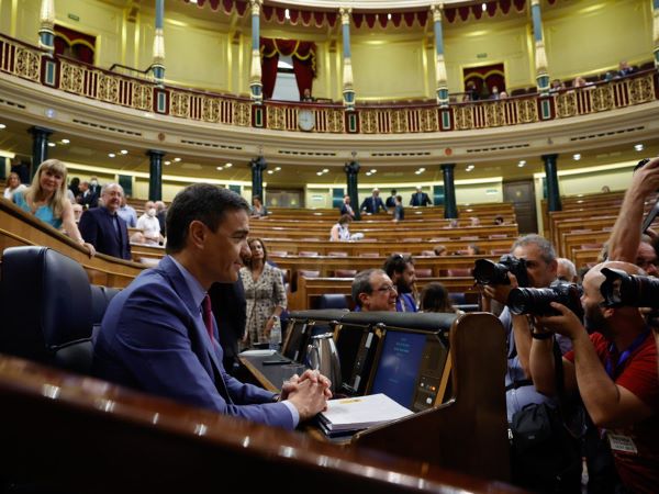 Spanish PM Pedro Sánchez sitting in the Congress