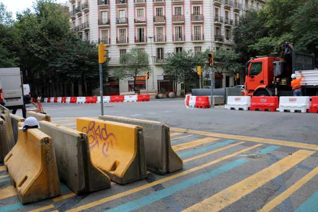 Works begin on the Eixample superblock, August 2022 (by Eli Don)