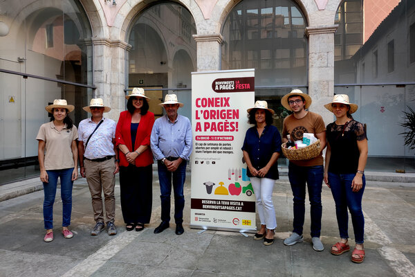 Participants and representatives of 'Benvinguts a Pagès' festival (By Benvinguts Pagès) 