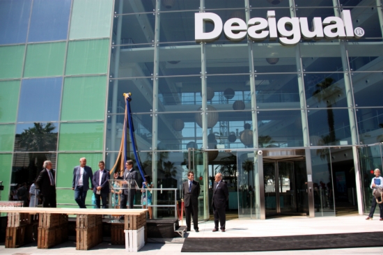 The official unveiling ceremony of Desigual's new headquarters (by J. R. Torné)