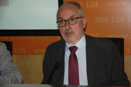 Rafael Ribó presenting the report (by X. Alsinet)