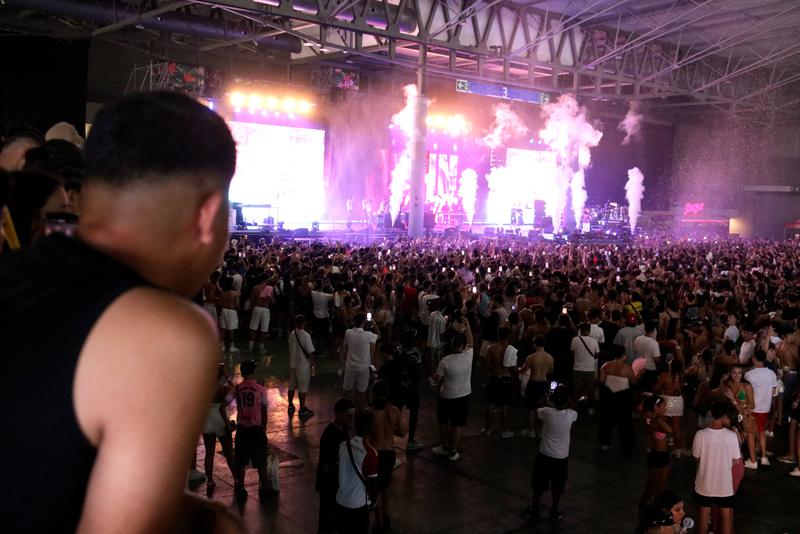 Reggaeton Beach Festival 2025