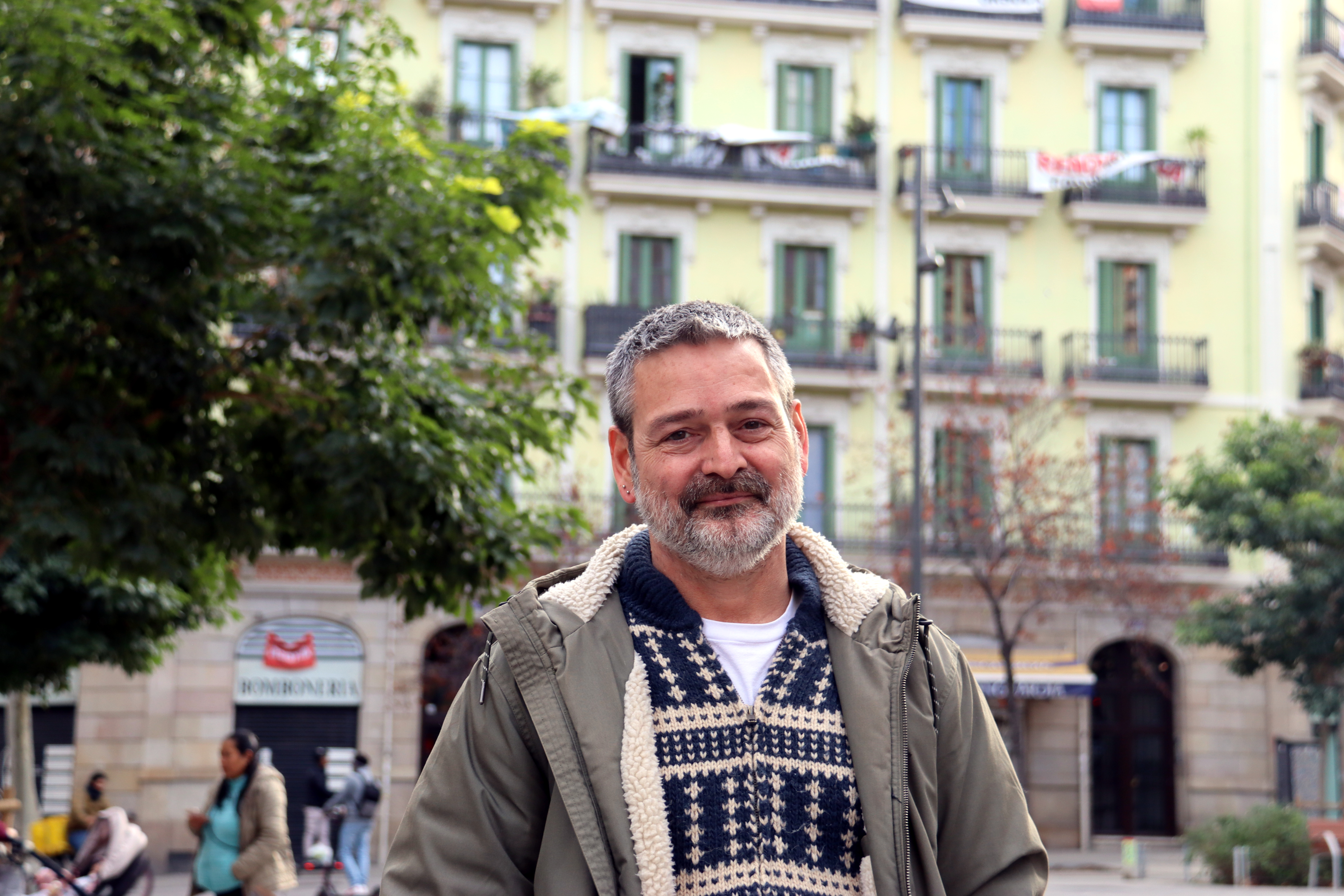 Josep Torrent in front of Casa Orsola