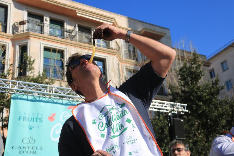 Adrià Wegrzyn, 12-time calçot eating champion, photographed during the 2023 competition in Valls