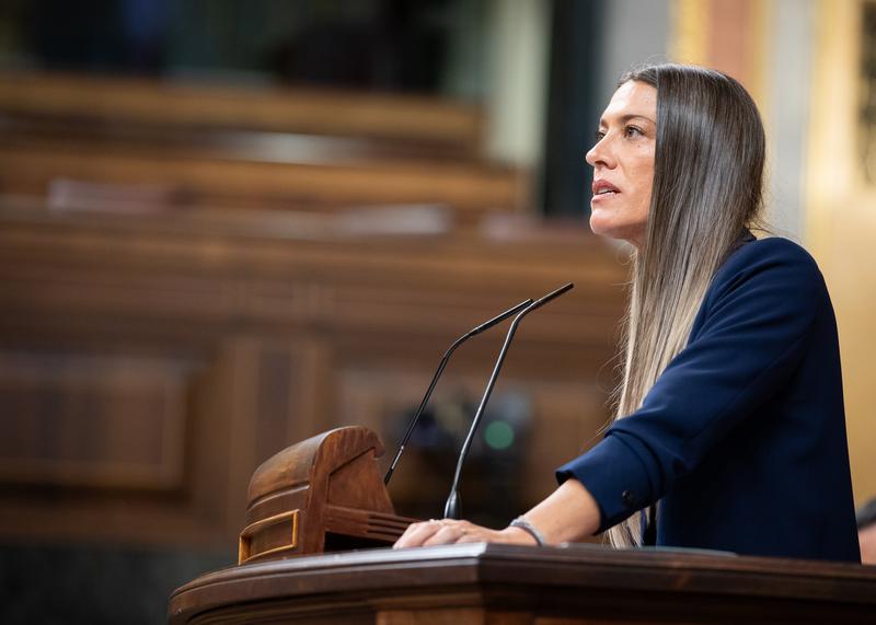 Nogueras diu a Sánchez que "si un banc mereix una consulta, un país mereix un referèndum"