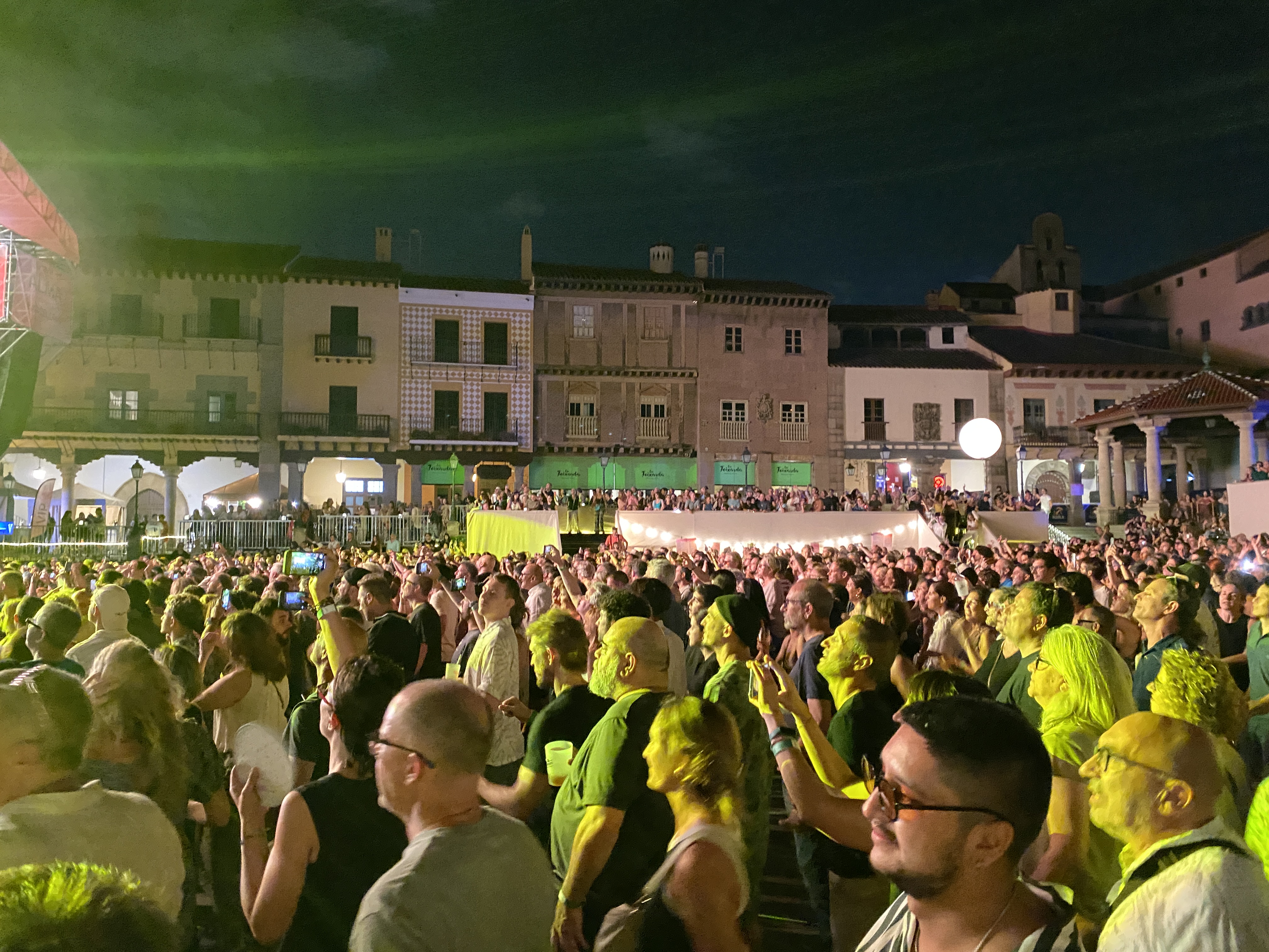 The crowd at the Kool & The Gang show at the Alma Festival.