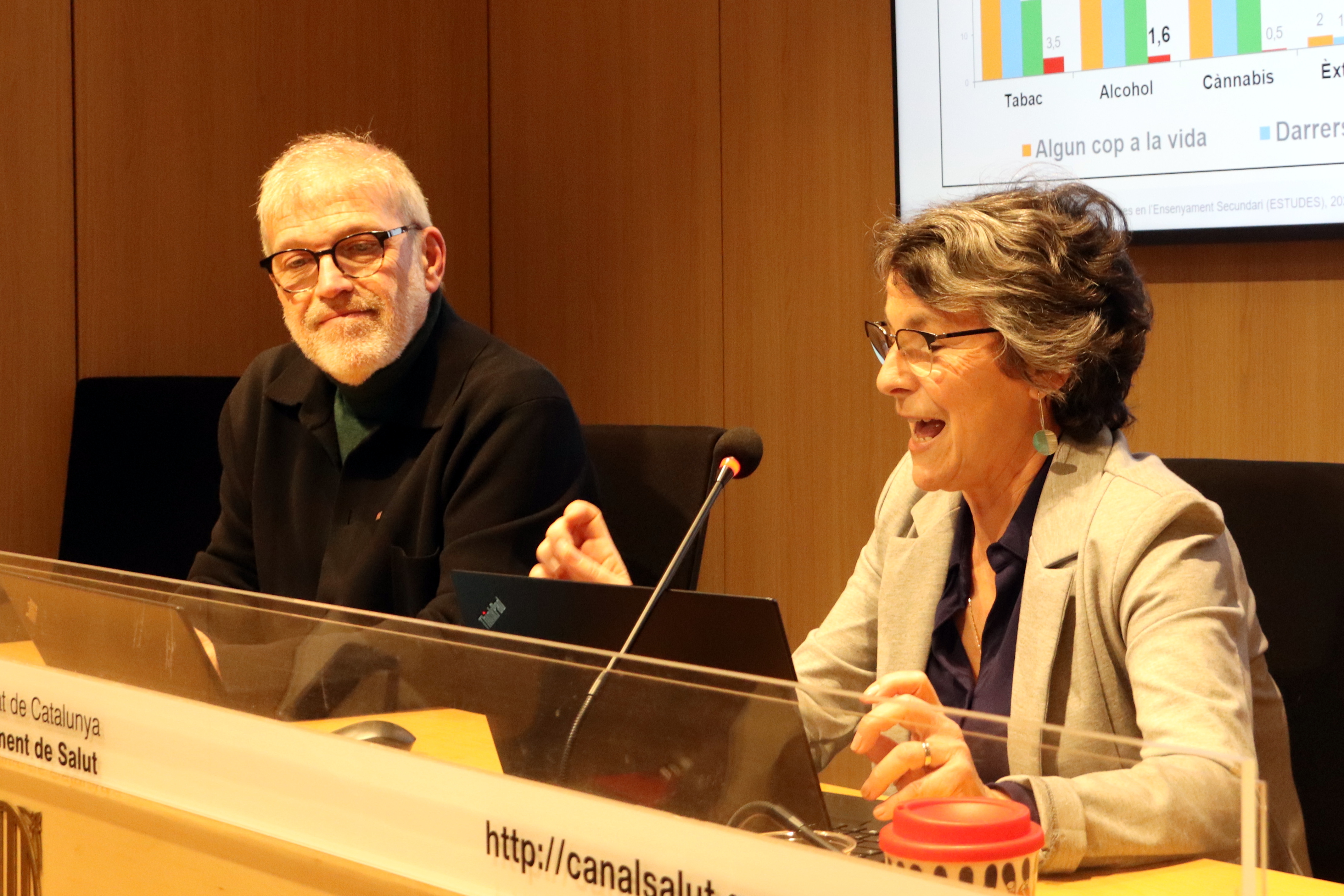 The Secretary of Public Health, Esteve Fernández, and the Deputy Director-General for Addictions, HIV, STIs and Viral Hepatitis, Luisa Conejos, present the results of the ESTUDES survey in Catalonia.