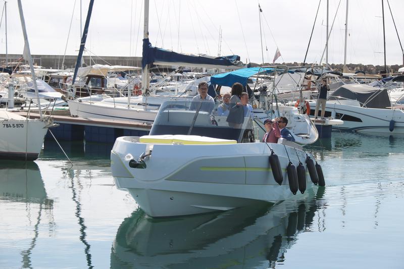 The first Catalan-made fully electric boat, in the port of Palamós