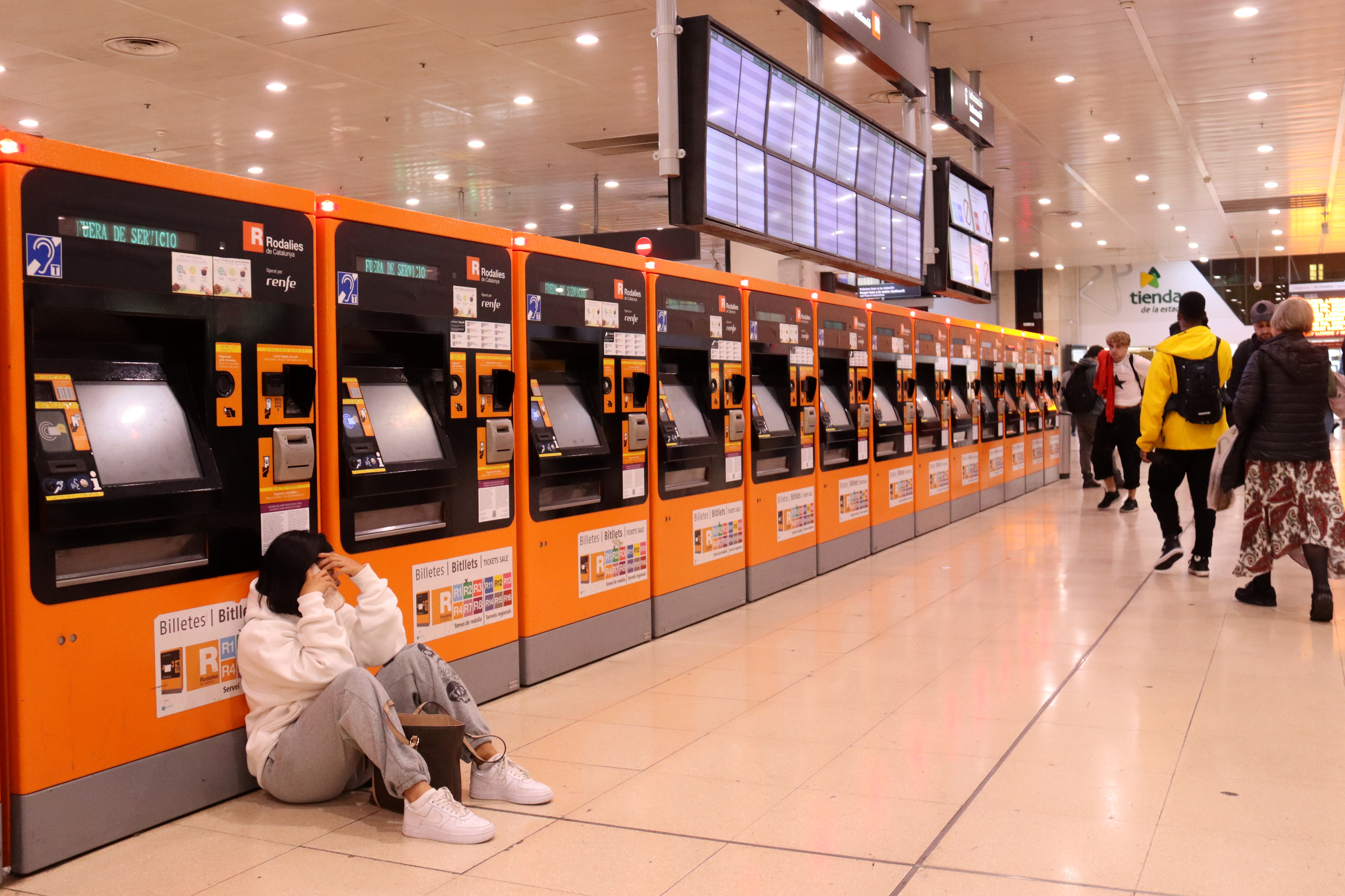 Passengers stranded at Barcelona's Sants station