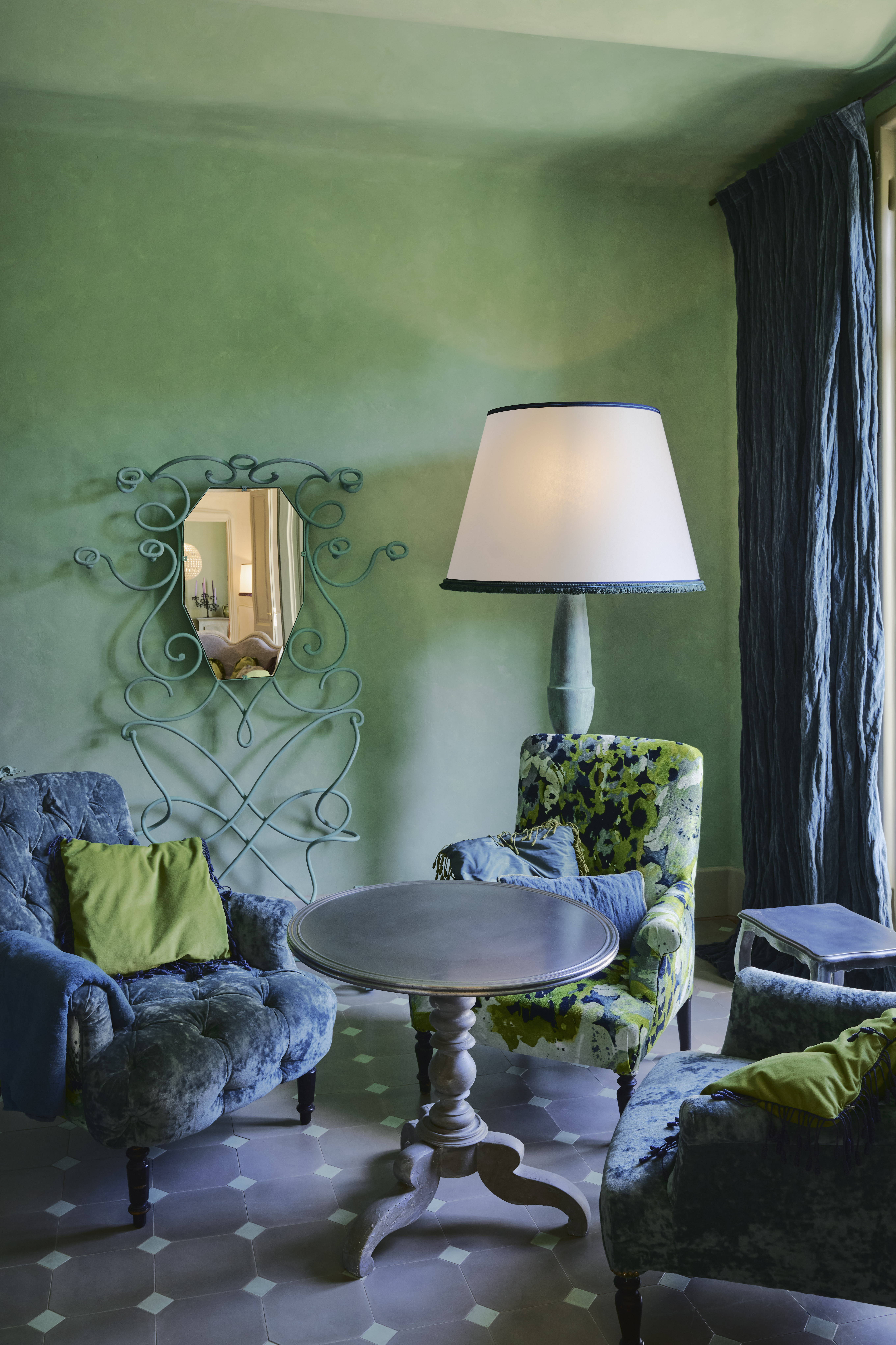 One of the rooms in the third floor residence in Casa Batlló
