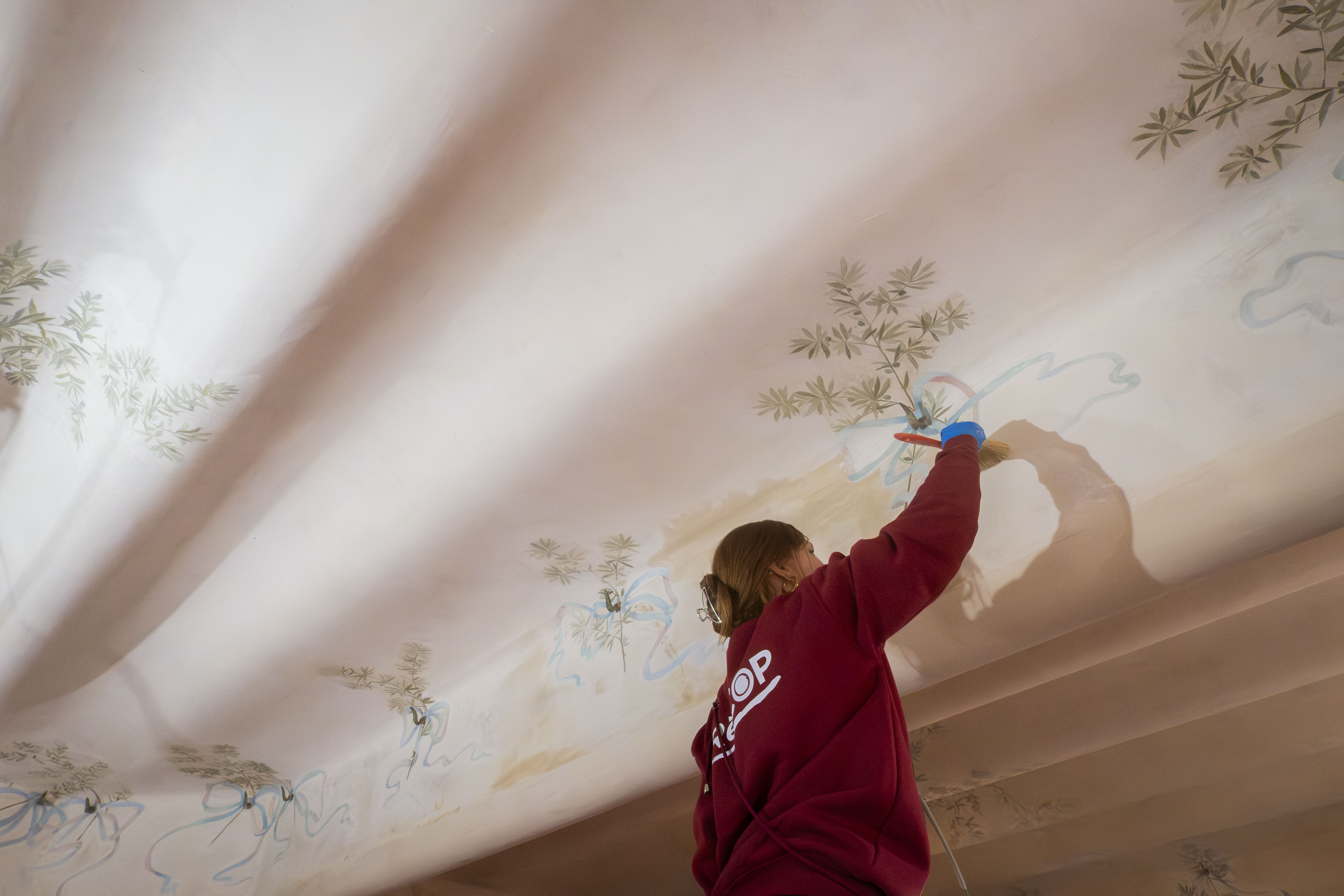 Painting of the decorative stuccoes in Casa Batlló