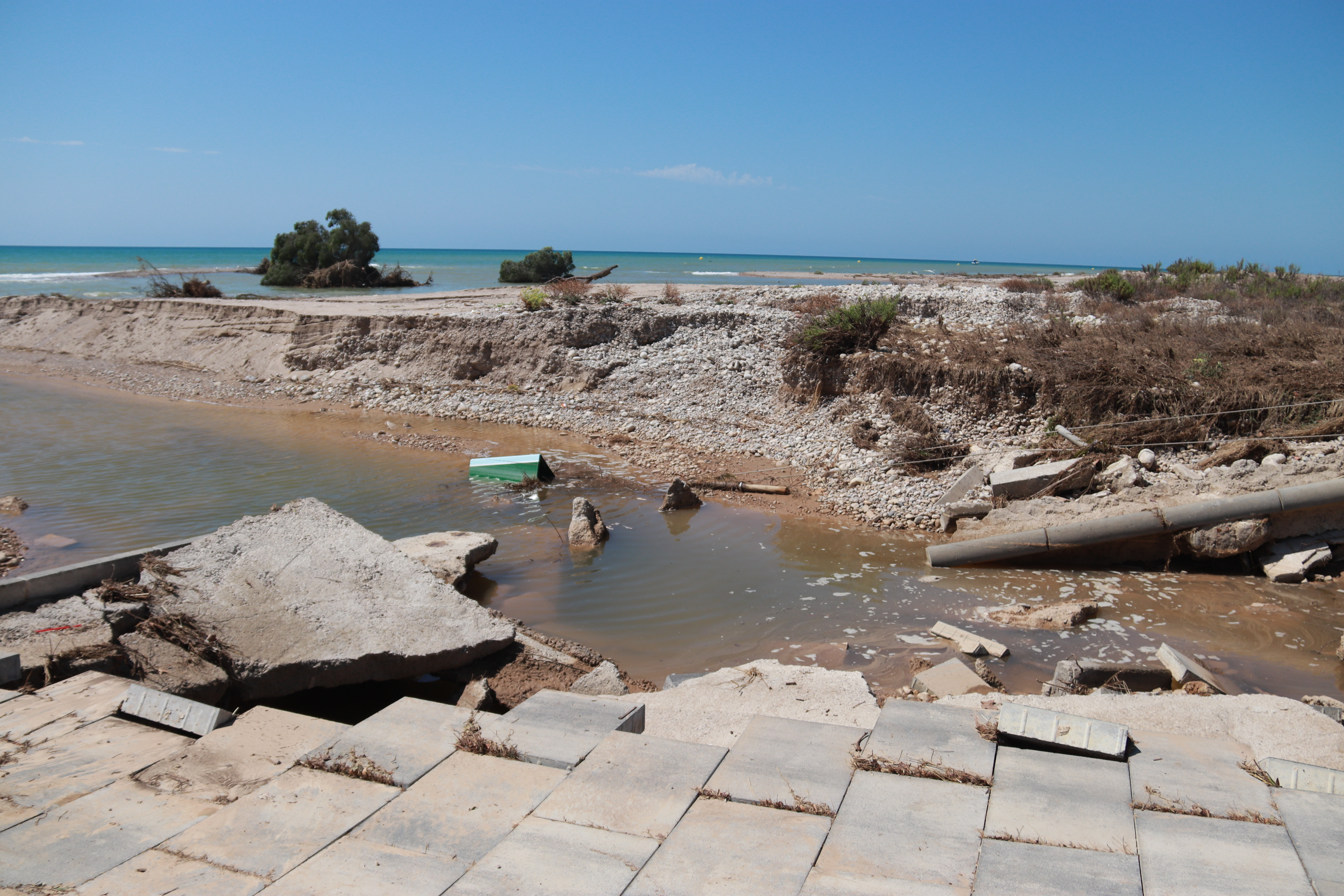 The beach of Cubelles after the Foix river overflow