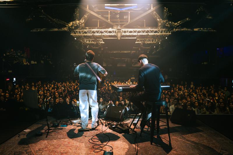 Cesc Sansalvadó performing on stage