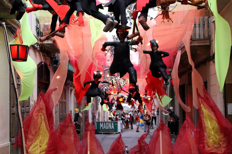 Carrer Progrés transformed into a fire procession