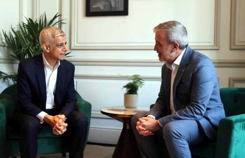 The mayors of London and Barcelona, Sadiq Khan (left) and Jaume Collboni, meet in Madrid