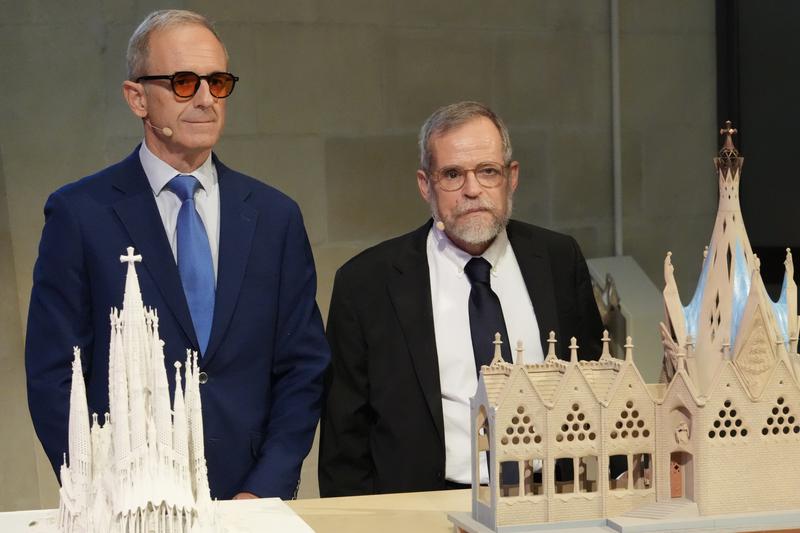 Director General of the Sagrada Família Construction Board, Xavier Martínez, and the lead architect, Jordi Faulí