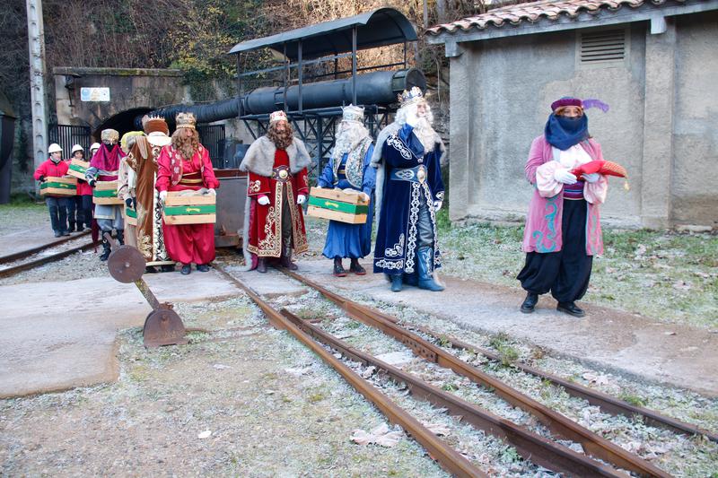 Dozens of Three Kings walk out of the mine coal in Cercs carrying coal ahead of the Christmas festivities 