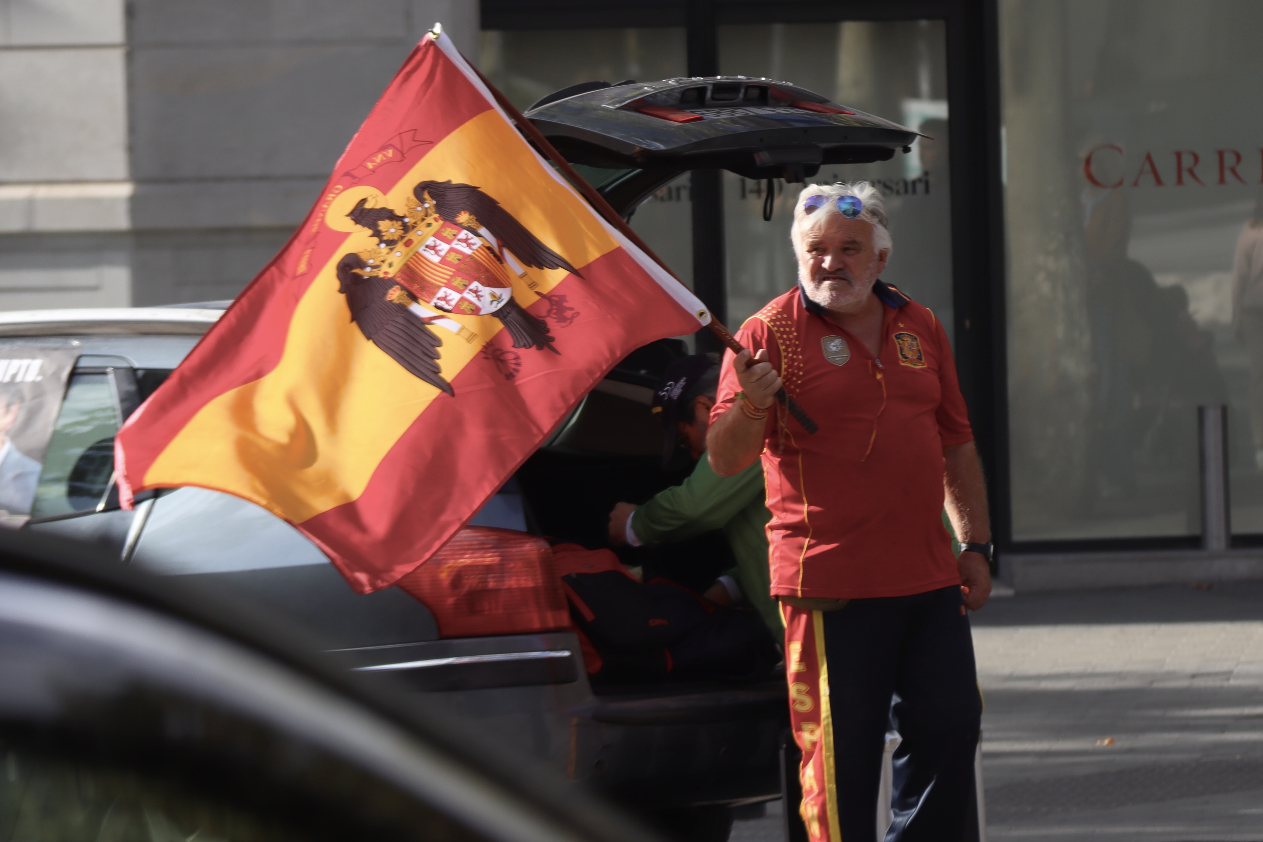 A Francoist Spanish flag in the demonstration