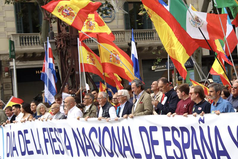 The front of the Spanish pro-unity march in Barcelona