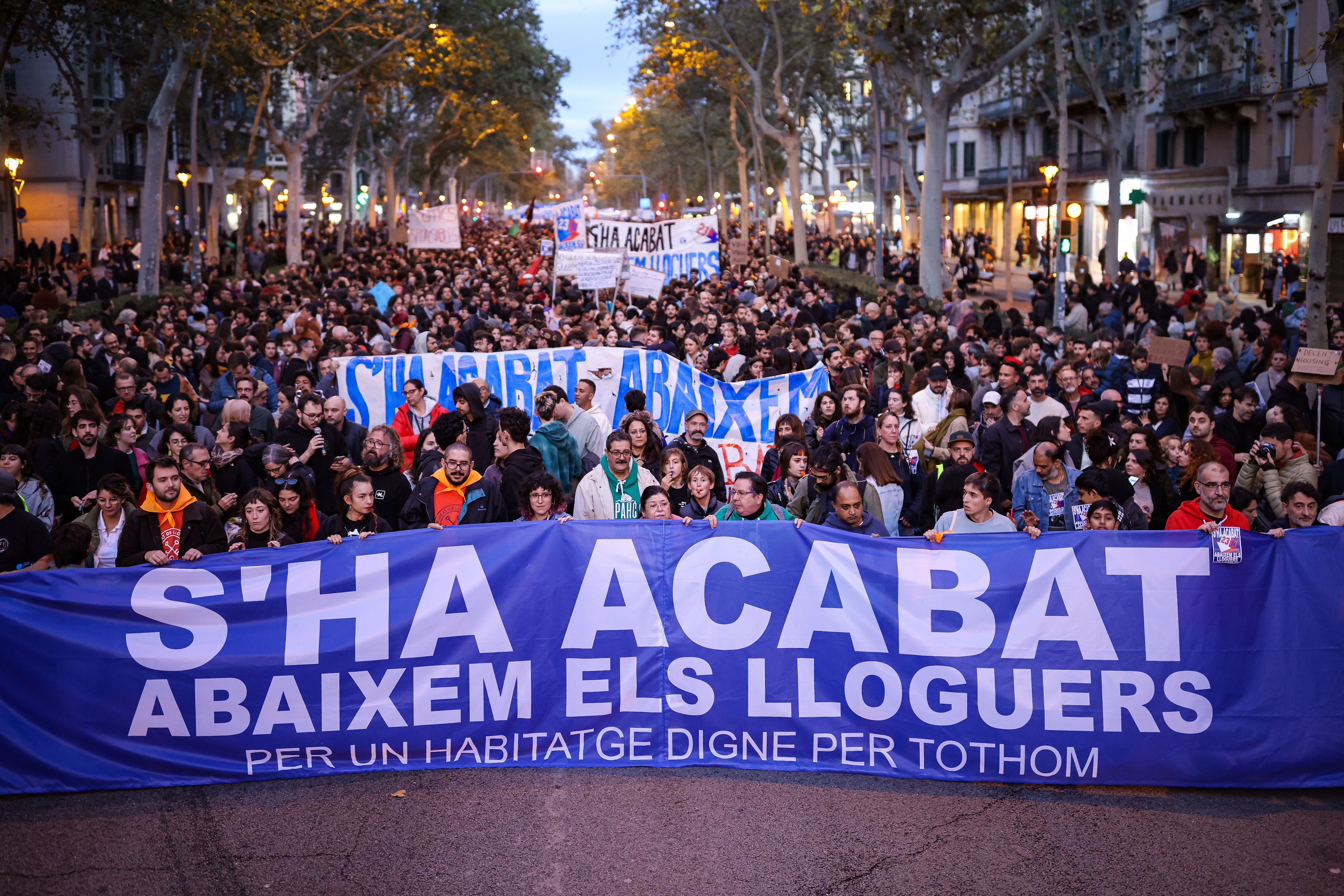 Demonstrators in Barcelona call for dignified housing for all: 'It's over! Let's lower the rents'