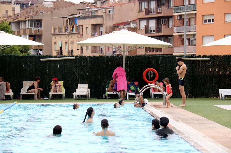 A swimming pool in Manresa