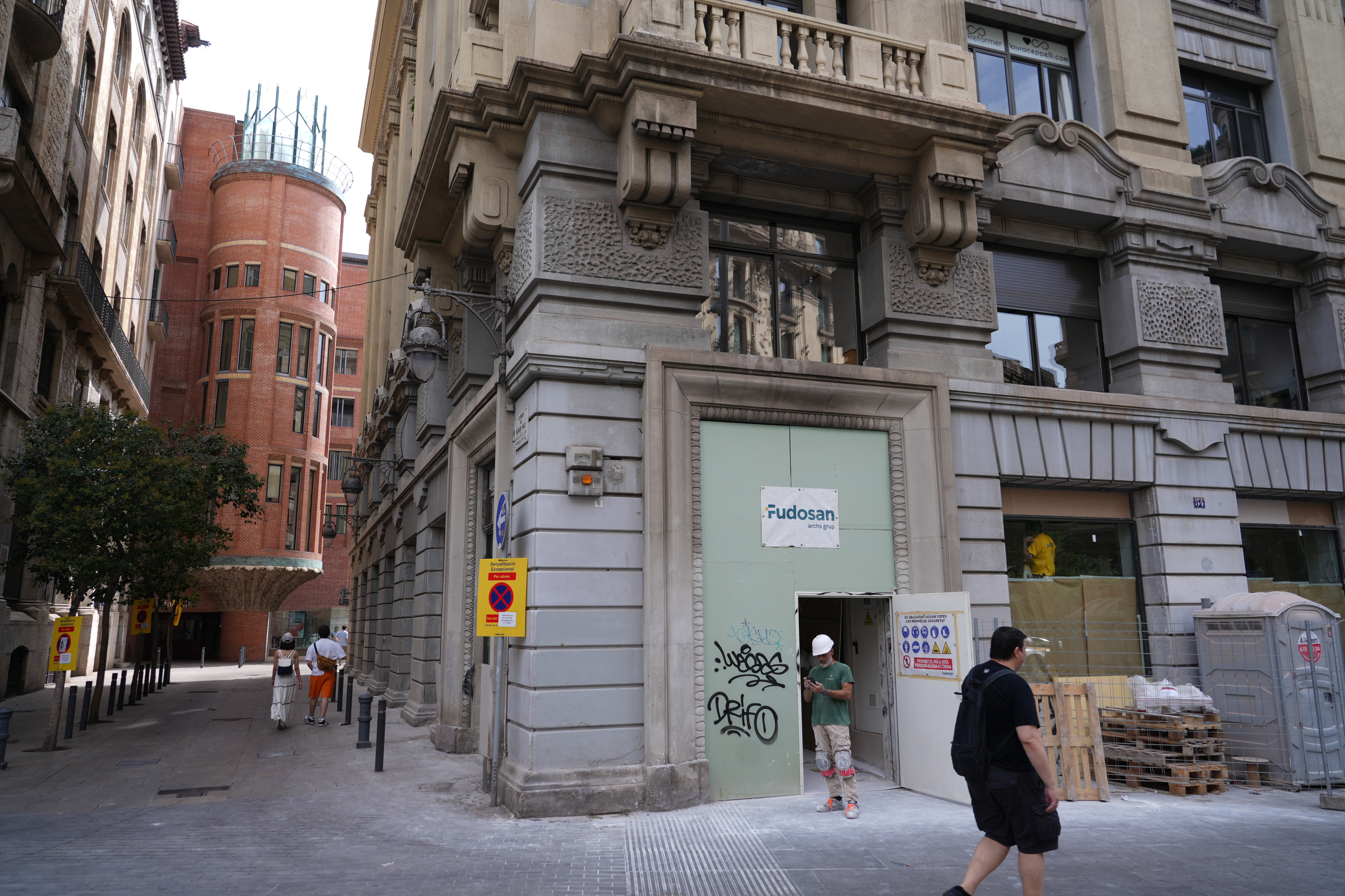 The current exterior of Barcelona's Via Laietana where the building is being renovated to create the Nova Porta del Palau