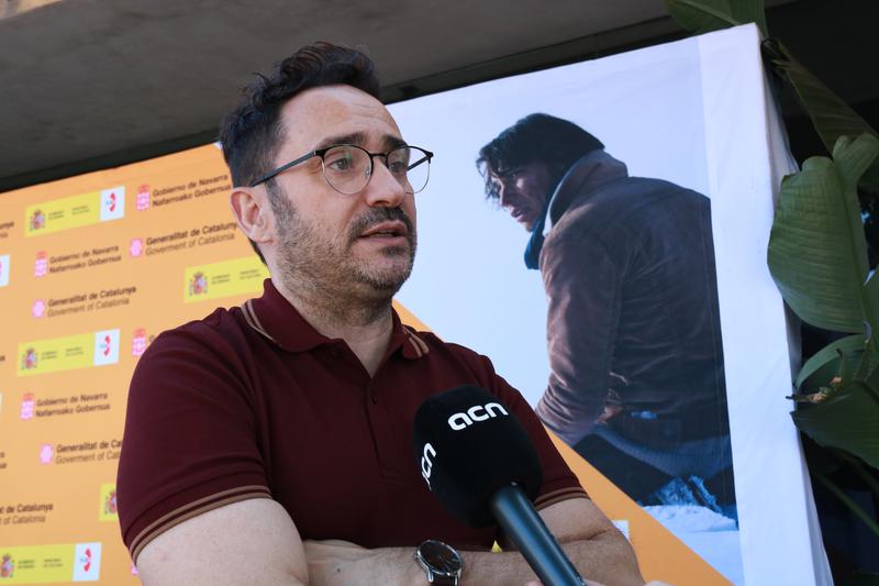 J.A. Bayona speaking in an interview with the Catalan News Agency