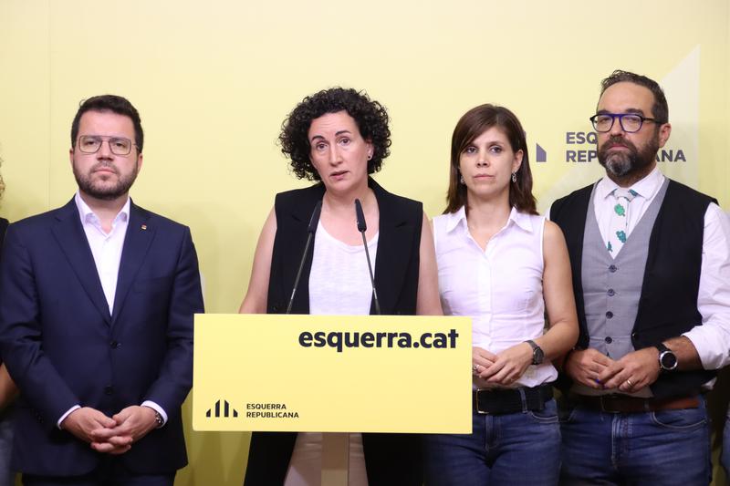 Esquerra Republicana leadership after party members endorse deal to make Socialist candidate Catalan president. 