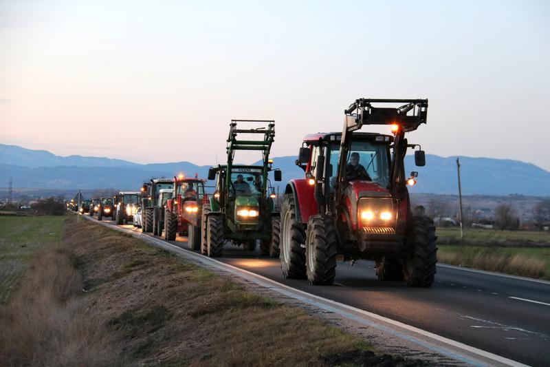 Slow march of tractors on Sunday in Lleida