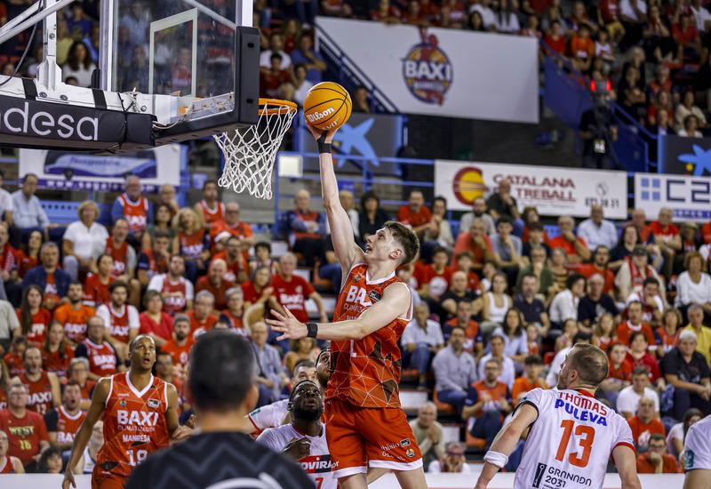Baxi Manresa defeat Coviran Granada 83-68