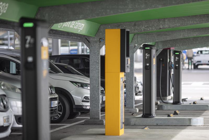 Catalunya supera les 11.800 matriculacions a l’abril en un mercat impulsat pels electrificats (+55%)
