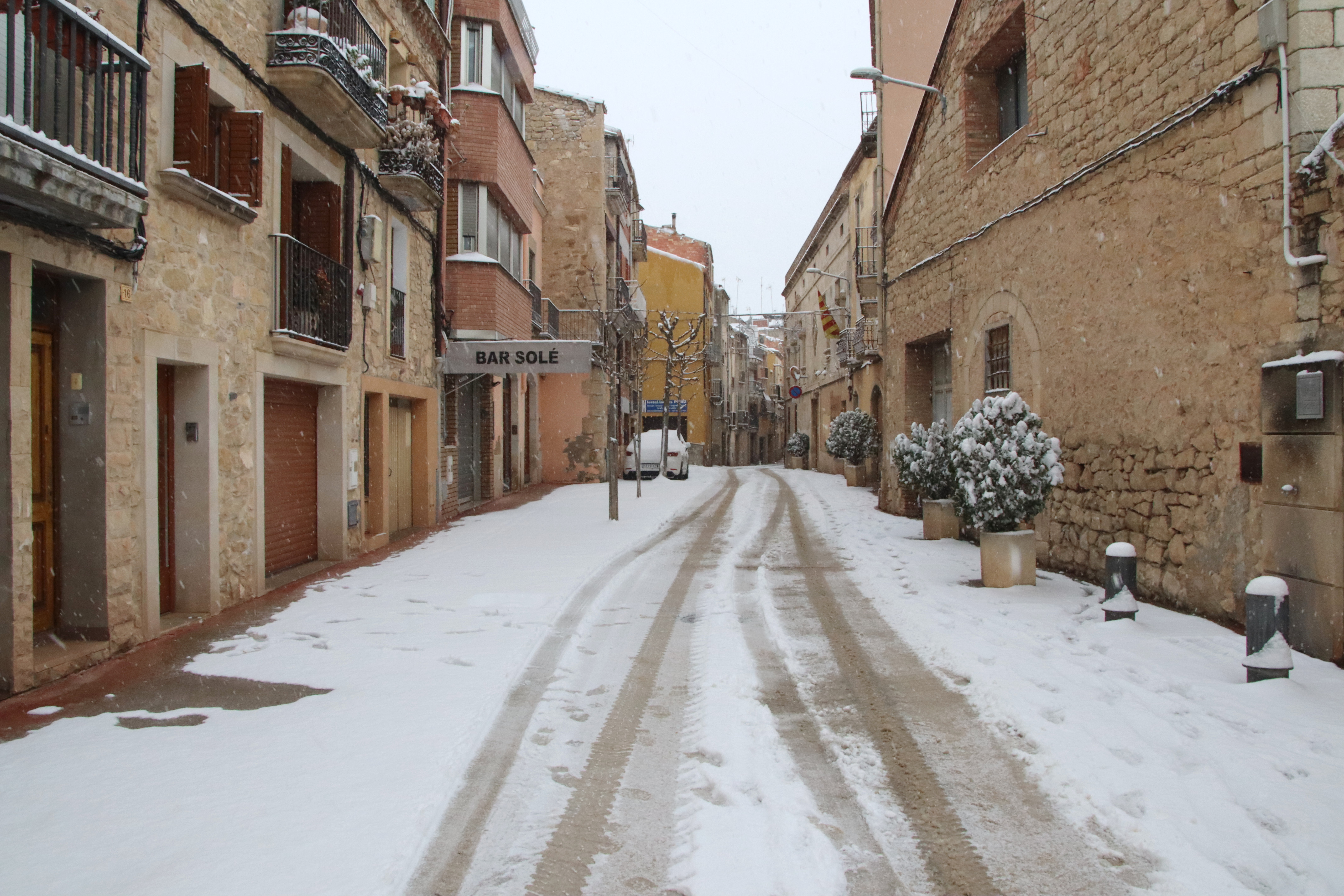 Snow in the town of Vimbodí i Poblet