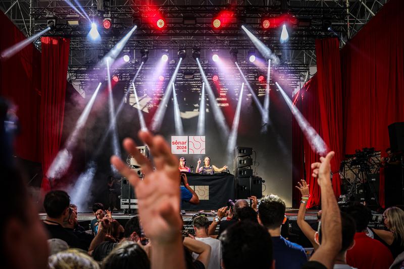 Festivalgoers at Sónar 2024